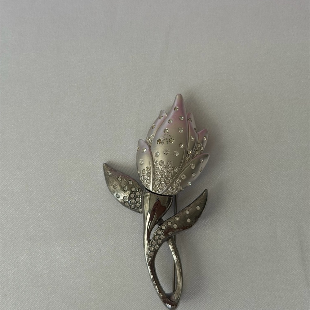 VINTAGE SWAROVSKI STUNNING AUSTRIAN CRYSTAL ROSE BROOCH FLOWER PIN SIGNED !!
